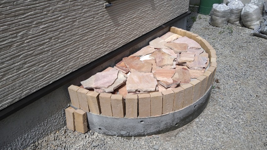 勝手口にレンガと石材でおしゃれにDIY　その2