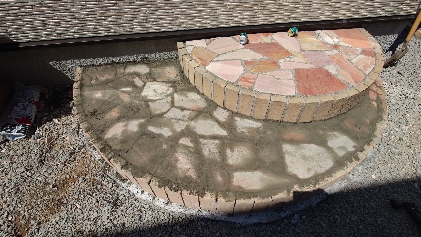 勝手口にレンガと石材でおしゃれにDIY　その４